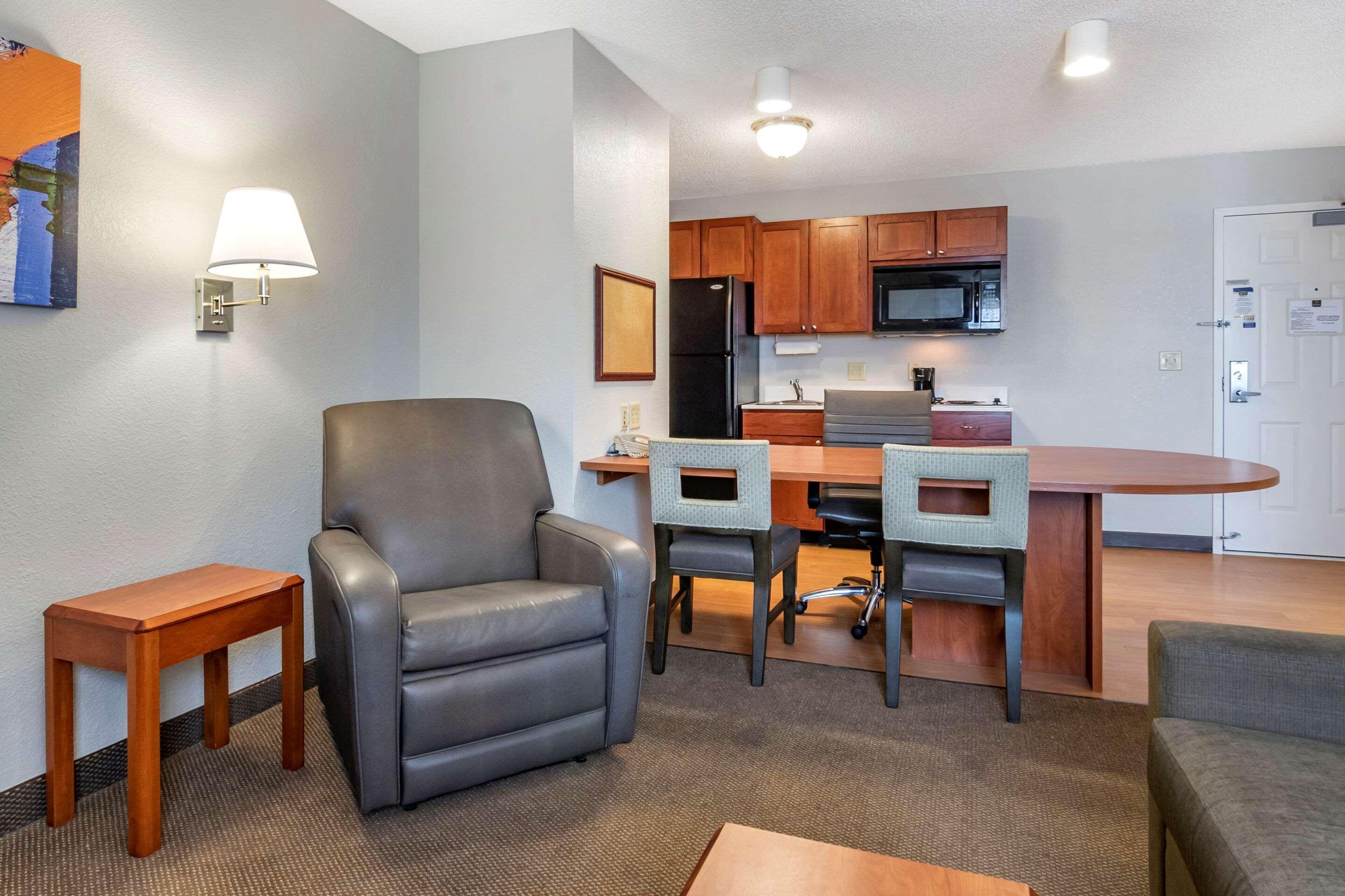 Mainstay Suites Емпорія Екстер'єр фото